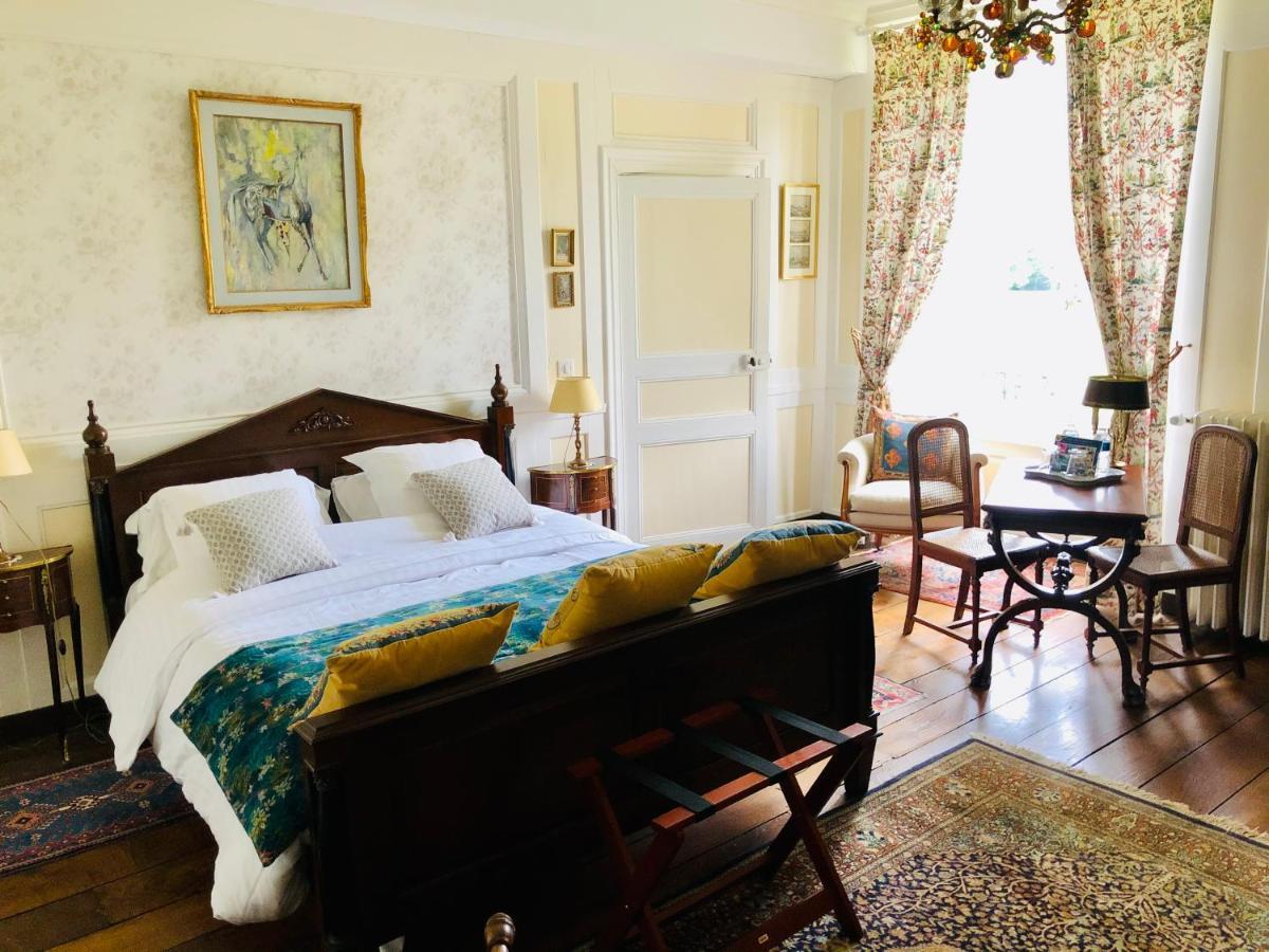 Chambres D'Hotes Chateau De La Croix Chemin Saint-Leger-des-Pres 外观 照片