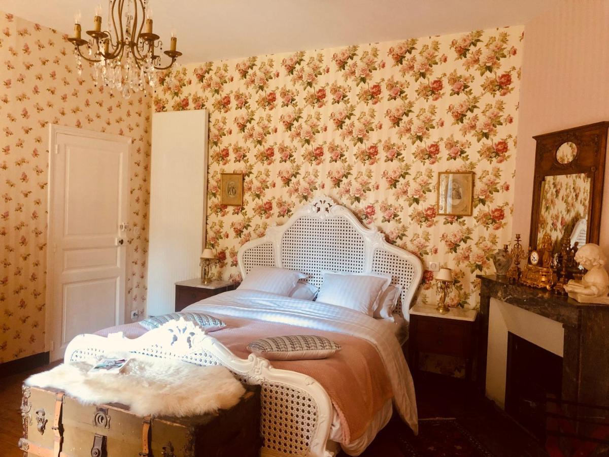Chambres D'Hotes Chateau De La Croix Chemin Saint-Leger-des-Pres 外观 照片