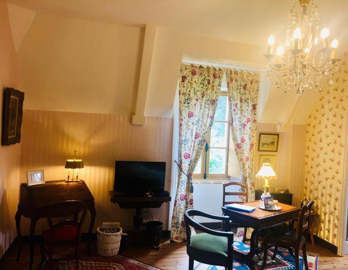 Chambres D'Hotes Chateau De La Croix Chemin Saint-Leger-des-Pres 外观 照片