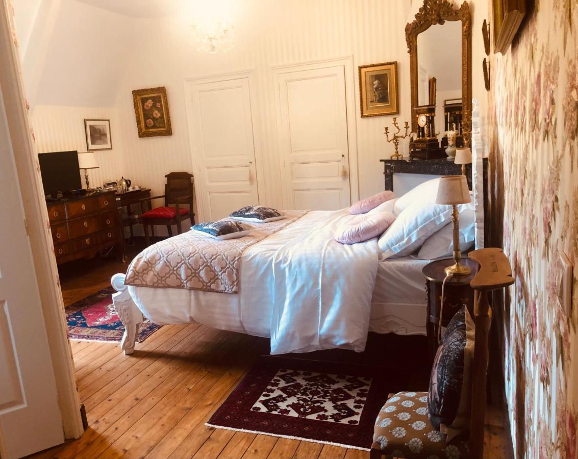 Chambres D'Hotes Chateau De La Croix Chemin Saint-Leger-des-Pres 外观 照片